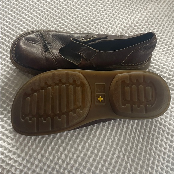 Dr. Martens VTG Brown Leather Women's Mary Jane Shoes - Picture 6 of 6
